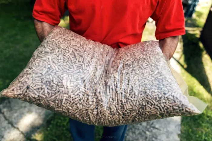 Kotły na ekogroszek kontra pellet. Porównanie urządzeń 5 klasy